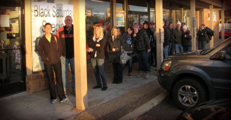 A line of people waiting for opening on Black Friday at Basic Living
