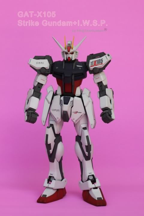 เล่นของสูง ละเลงสี MG เหยื่องคือ GAT-X105 Strike Gundam+I.W.S.P.  โดย plebg