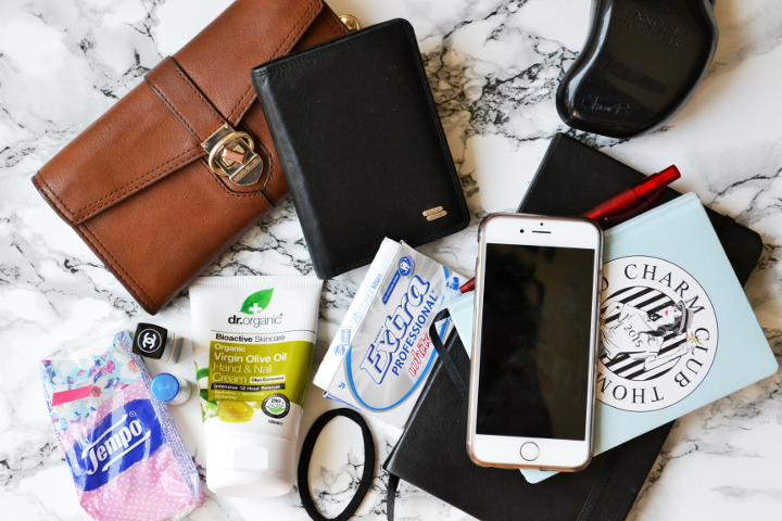 Bag Items Kram Handtasche