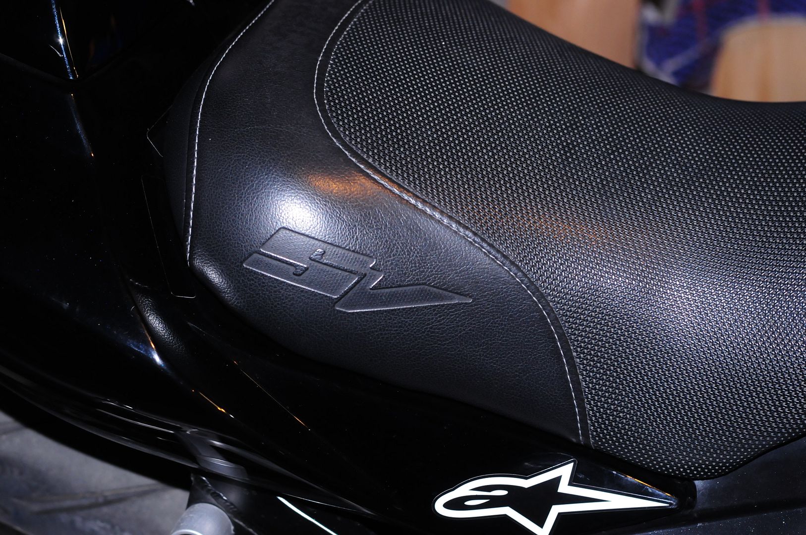 sv650 gel seat