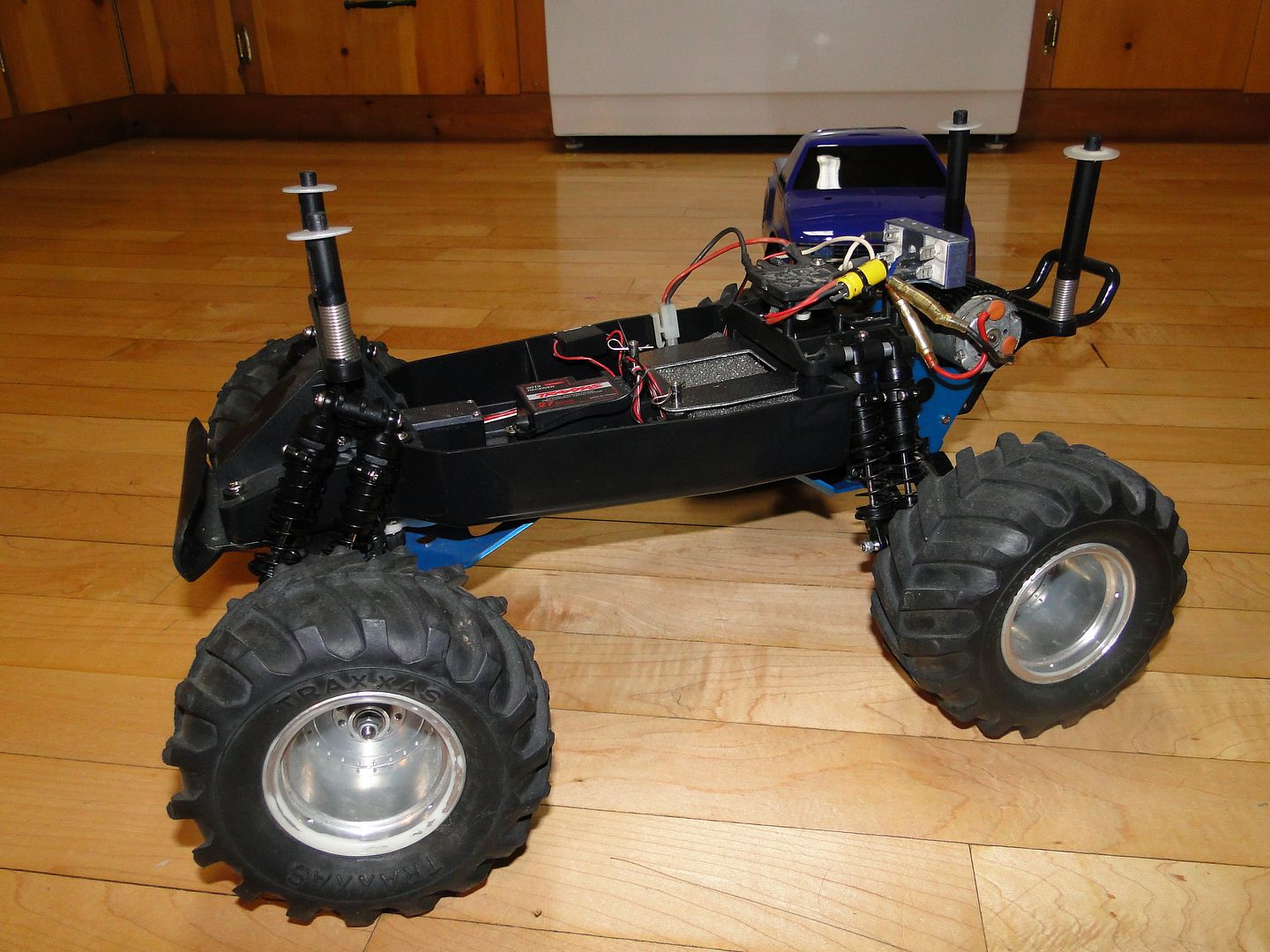 traxxas sledgehammer rustler