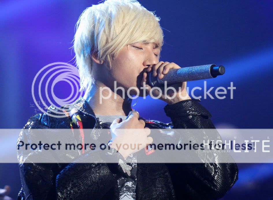 http://i844.photobucket.com/albums/ab5/hyaluronan/2012%20bigshow/6.jpg